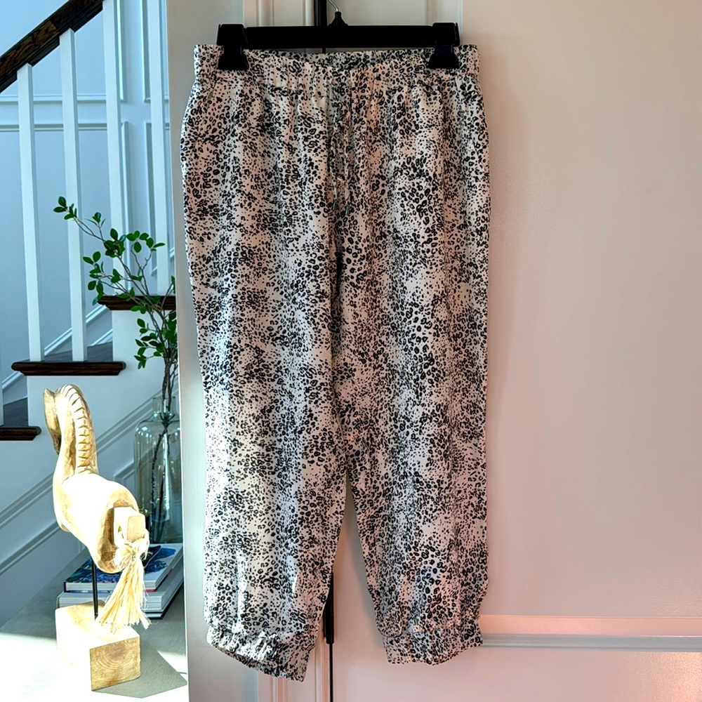 *NWT* HAUTE HIPPIE Black and White Leopard Print Silk Cropped Pants